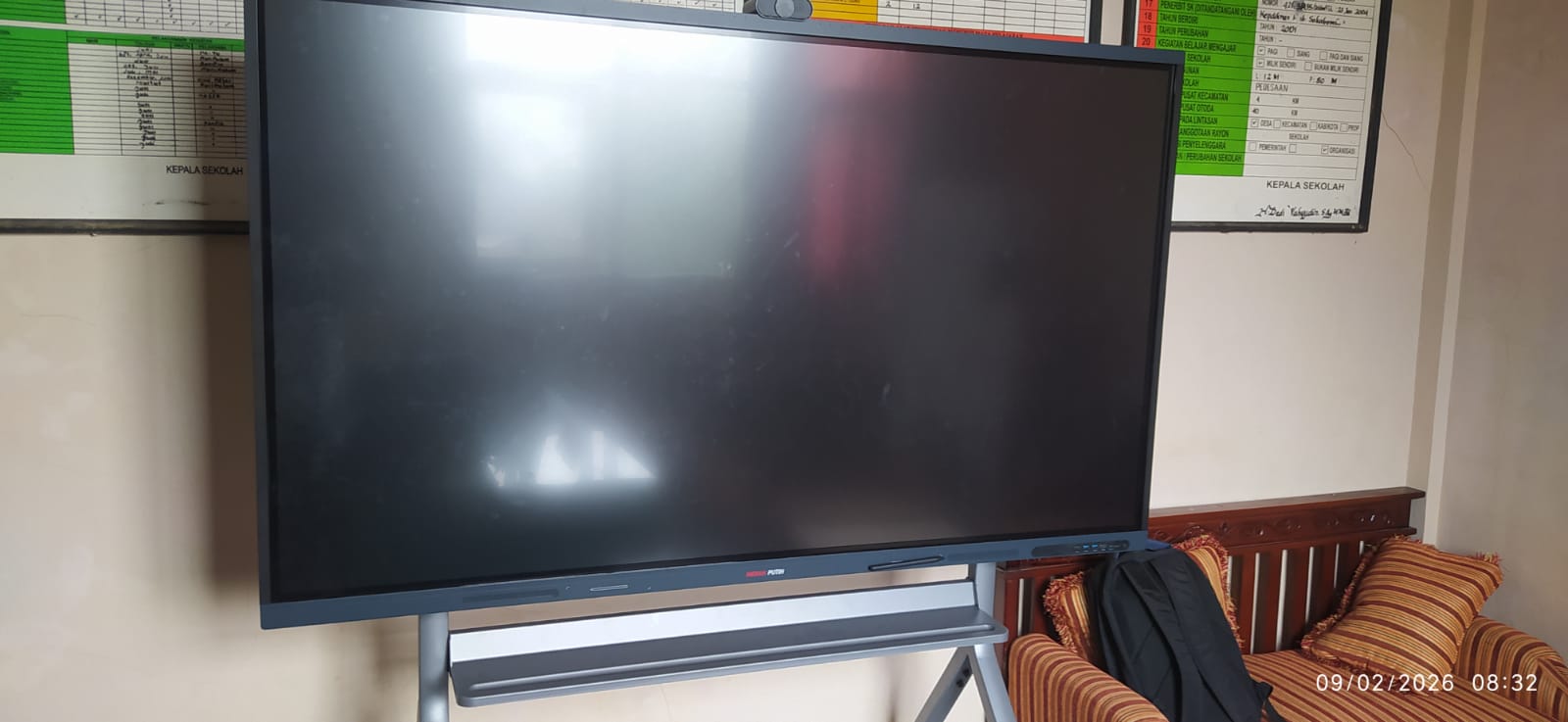 Interactive Flat Panel (IFP)
